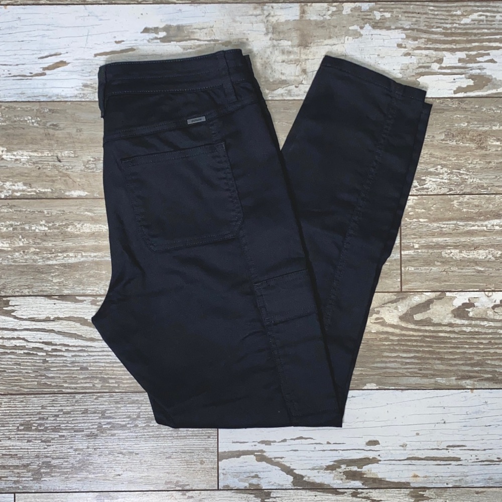 PrAna Trail Mixer Mid Rise Capri Cargo Pant Size 10 Black Out